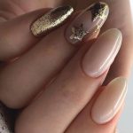 gold-starry-nail-design-idea-valentines-day-diy-nails-min
