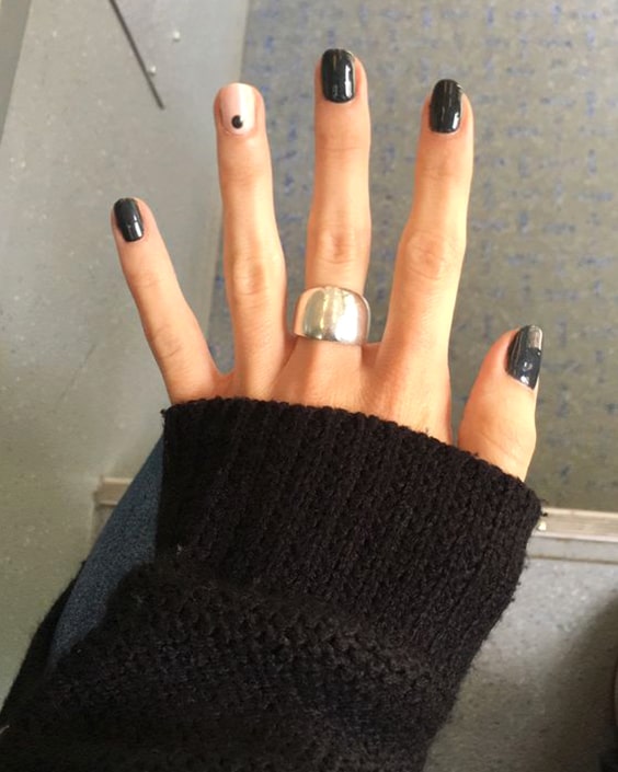 valentines-day-diy-nail-designs-black-dotted-nail-design-idea-min