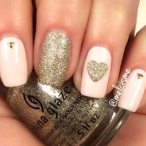 valentines-day-diy-nail-designs-golden-heart-tips-min