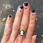 valentines-day-diy-nail-designs-moon-and-dotted-nails-min