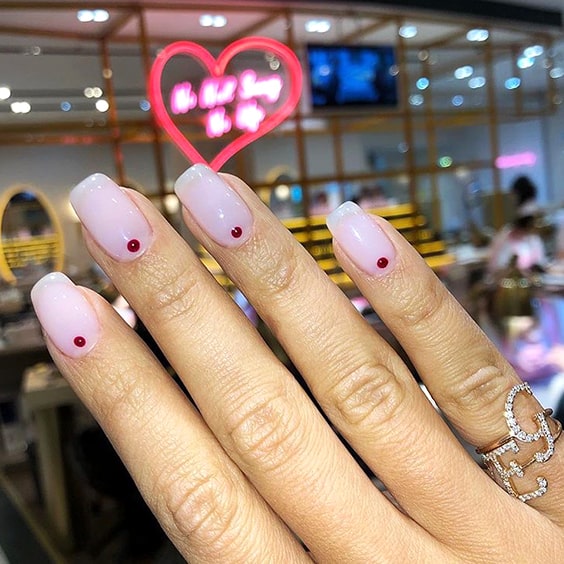 valentines-day-minimal-dotted-nails-min