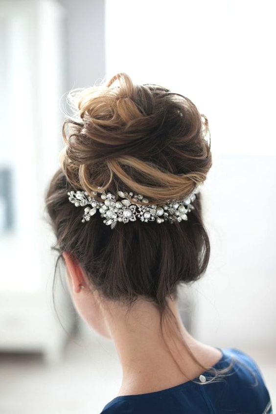 wedding-hairstyles-high-bun-min