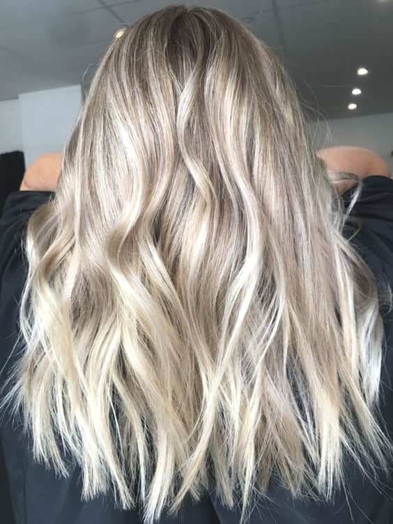 champagne-bronde-balayage-hair-min