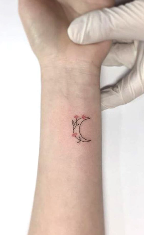 77 Cute And Minimalist Small Tattoo Ideas for Women