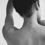 moon-tattoo-neck-min