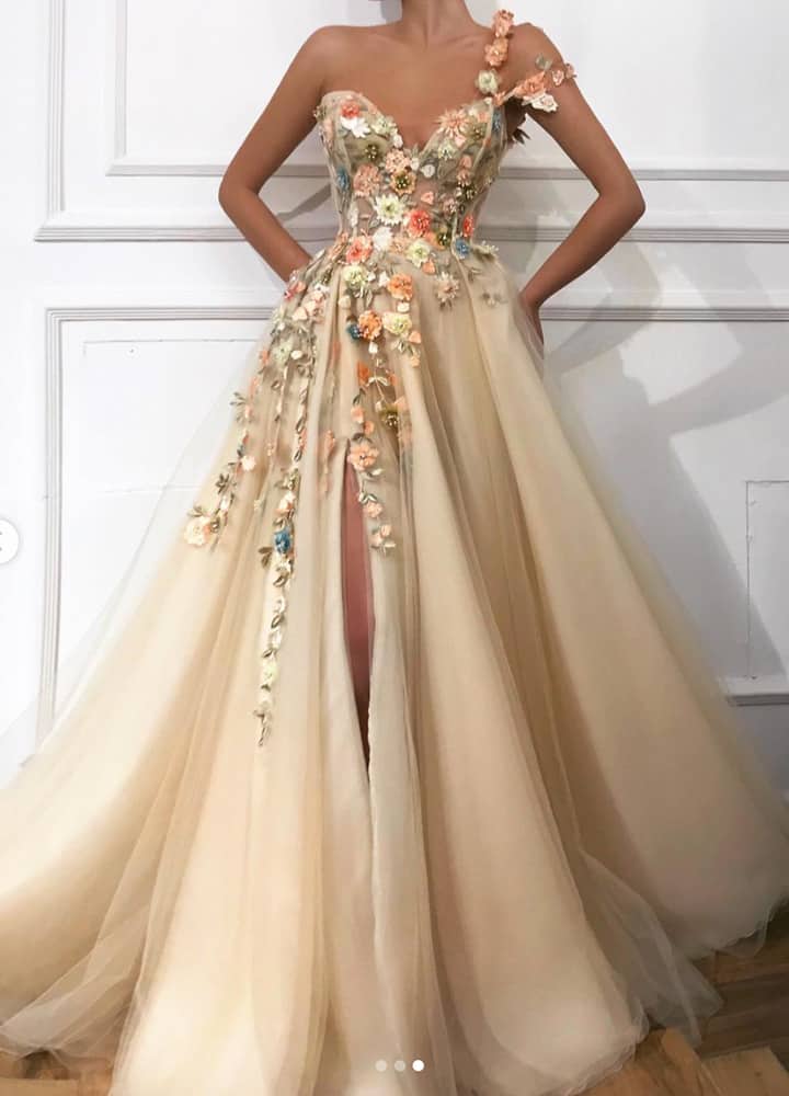 63 Fashionable Prom Dresses That Make You The Queen Of Prom Night