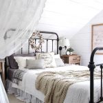 simple-farmhouse-bedroom-design-min