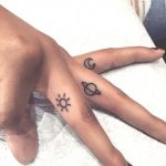 simple-moon-tattoo-ideas-min