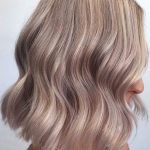 champagne-blonde-hair-color-2019-min
