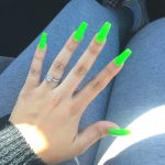 green-neon-summer-nail-art-ideas