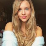 honey-blonde-hair-color-2019-min