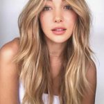 honey-blonde-summer-hair-colors-min