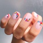 summer-flower-nails