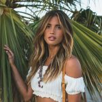 sunkissed-blonde-beachy-hairstyle-min