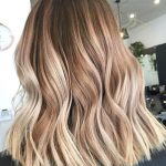 wavy-brunette-lob-hair-look