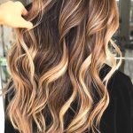 caramel-highlights-hair-color-ideas-for-fall