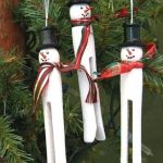 Clothespin-Snowmen-christmas-diy-crafts