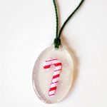 DIY-candy-cane-Christmas-necklace