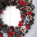 pinecone-wreath-christmas-decor-ideas
