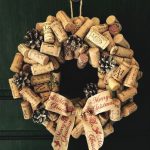 wine-cork-wreath-christmas-diy-crafts