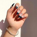 metallic-nail-art-mani-2020-nail-art-trends