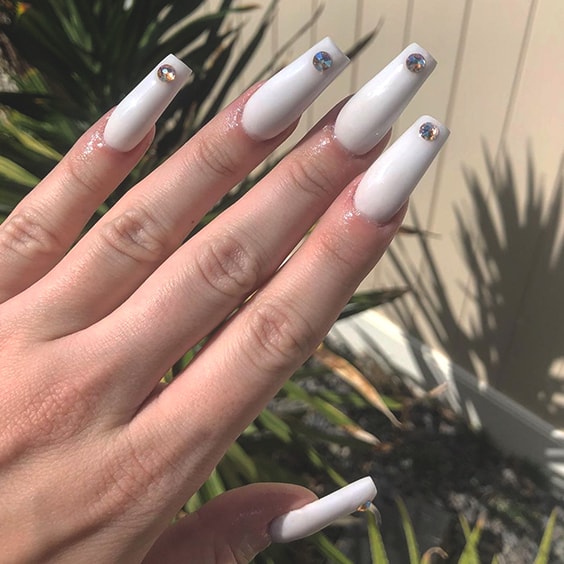 12 Popular Winter Nail Art Trends That You Need To Try ASAP