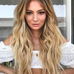 beachy-waves-hairstyle-idea-for-valentines-day