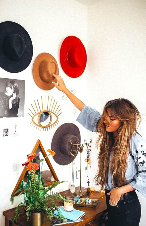 How To Decorate Your Blank Walls: 17 Inspirational Chic Ideas