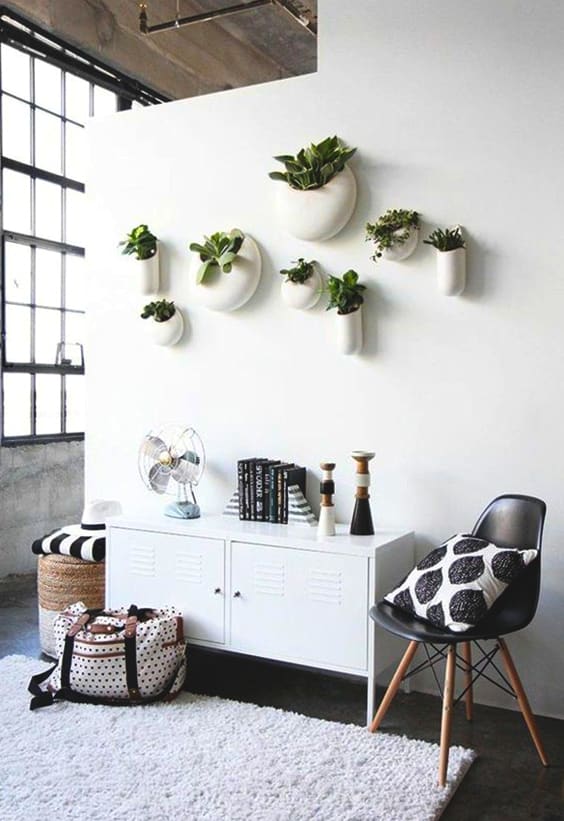 How To Decorate Your Blank Walls: 17 Inspirational Chic Ideas