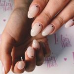 minimal-dotted-nail-art-idea-spring-nails