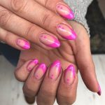 minimal-pink-spots-spring-nail-art-trend