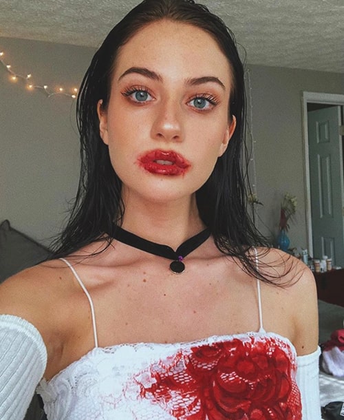 30+ Hauntedly Pretty Halloween Makeup Looks That Will Level Up Your Costume