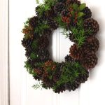 DIY-pinecone-wreath-for-christmas