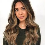 caramel-highlights-hair-color-winter