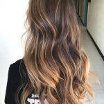 caramel-highlights-winter-hair-color-idea