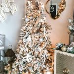 monochrome-christmas-tree-lights-decor-idea