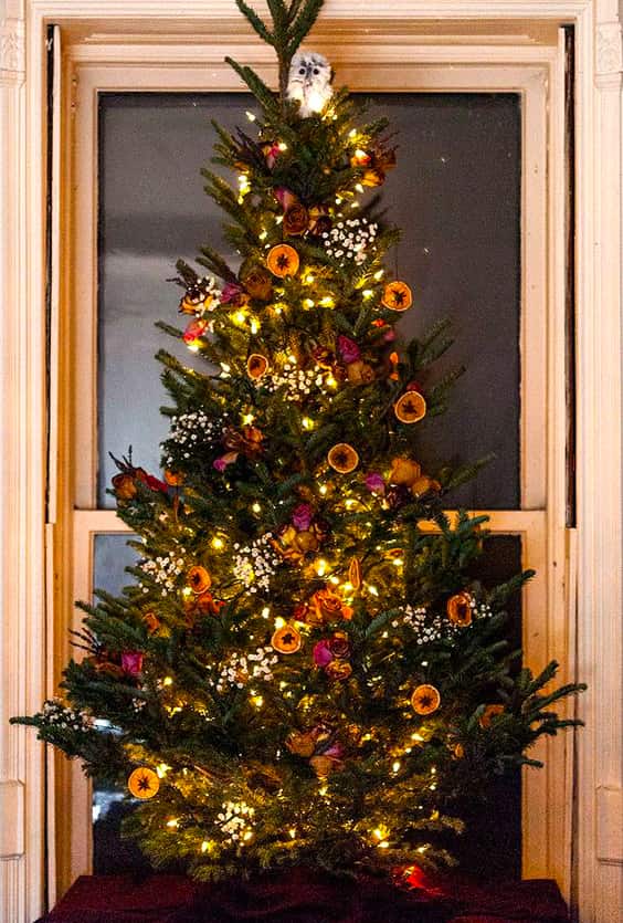 72 Best Christmas Tree Decoration Ideas To Get Inspired This Year