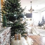 neutral-christmas-tree-decor-idea