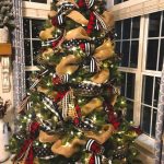 plaid-christmas-decor-ornaments-idea