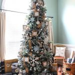 rustic-modern-christmas-tree-decoration-idea