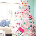 snowy-white-christmas-tree-decor-idea