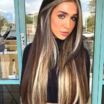 chunky-highlights-2021-hair-trends