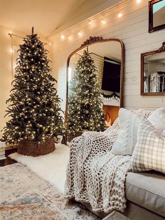 32 Merriest Living Room Decoration Ideas For Christmas