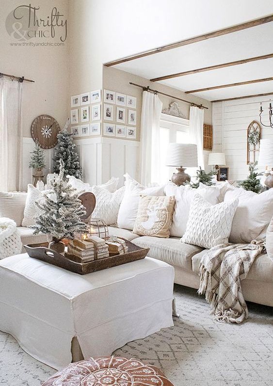 32 Merriest Living Room Decoration Ideas For Christmas