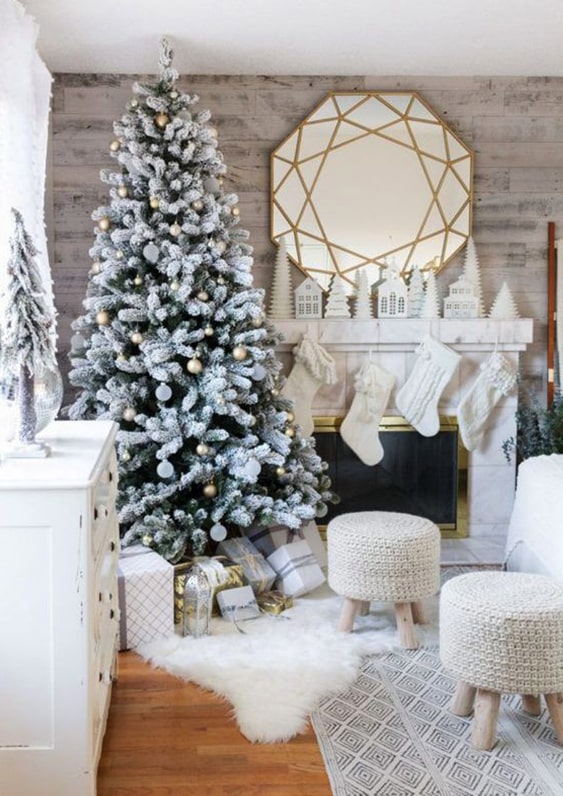 32 Merriest Living Room Decoration Ideas For Christmas