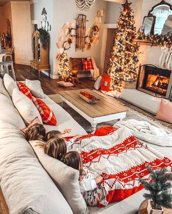 32 Merriest Living Room Decoration Ideas For Christmas