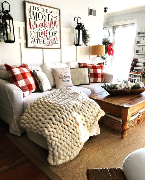 32 Merriest Living Room Decoration Ideas For Christmas