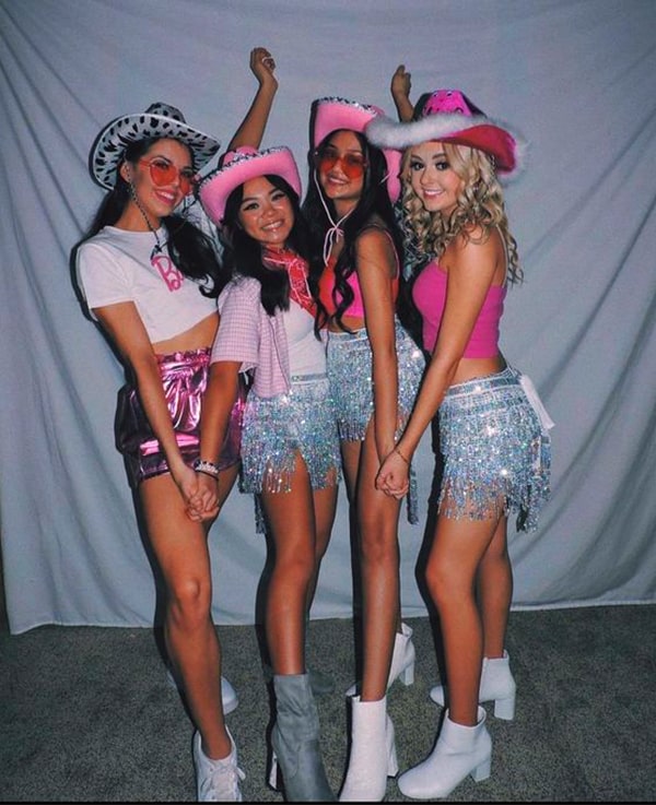 11 Inspiring Halloween Costume Ideas For You And Your Best Friend