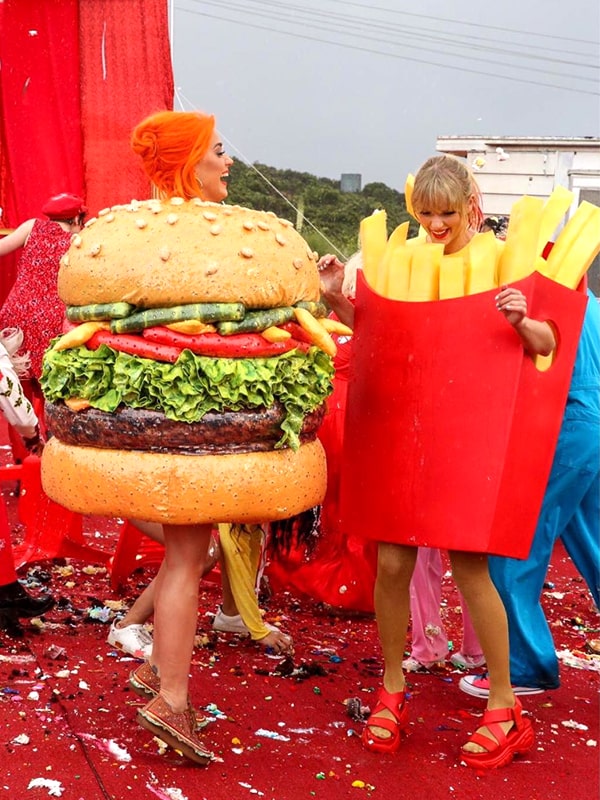 11 Inspiring Halloween Costume Ideas For You And Your Best Friend