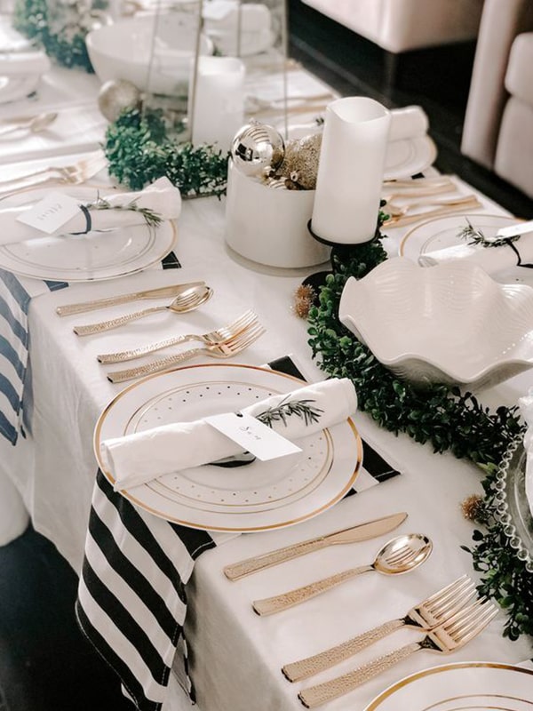 32 Festive Christmas Table Setting Ideas That Bring The Holiday Joy